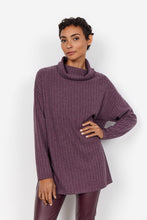 Load image into Gallery viewer, Soya Cowl Isel Wine Sweater
