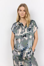 Load image into Gallery viewer, Soya Viscose Printed Top Green, Powell River, BC
