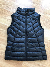 Load image into Gallery viewer, Ultra Light Puffer Vest: 3colours!
