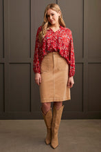 Load image into Gallery viewer, T Button Front Blouse: Red
